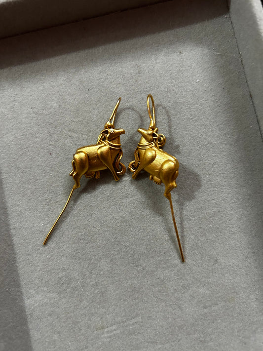 Gold motif Ear cuff