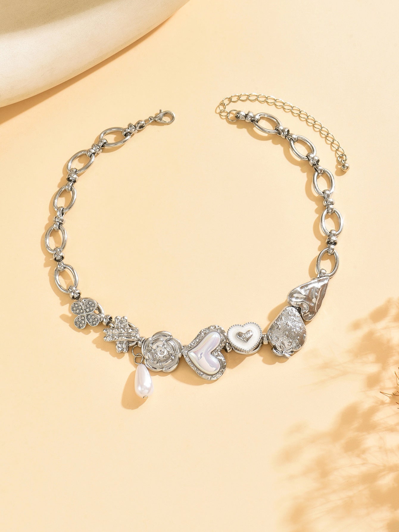 Pretty Gorgeous Stuff Heart Shape Charm Punk Choker close-up heart charm detail